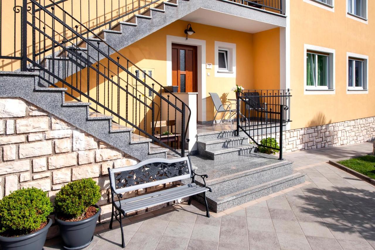 Apartments Euphemia Rovinj Exterior foto